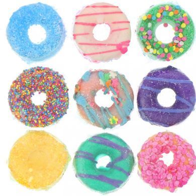Doughnut-shaped bath bombs based on fruit and plant components