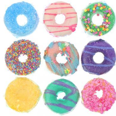Doughnut-shaped bath bombs based on fruit and plant components