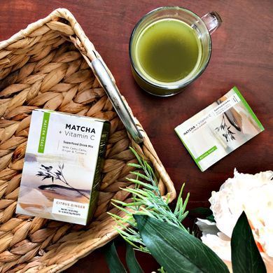 Matcha + Vitamin C, drink mix from superfoods with citrus and ginger flavor, Matcha Road, 10 packets of 5 g (0.18 oz).